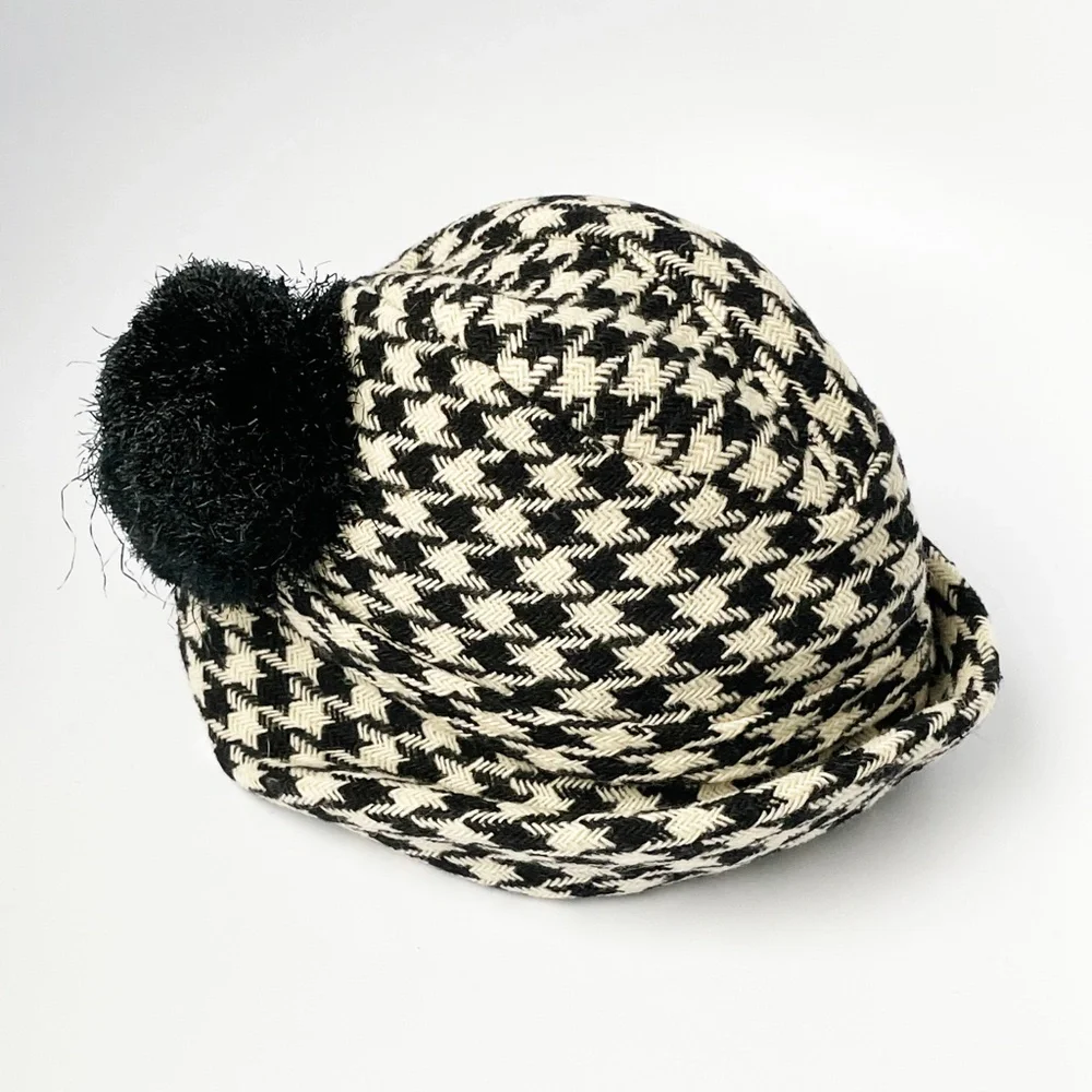 Vintage Adolfo Hat & Scarf Set 2pc Black & White Houndstooth Knit Fringe Rare